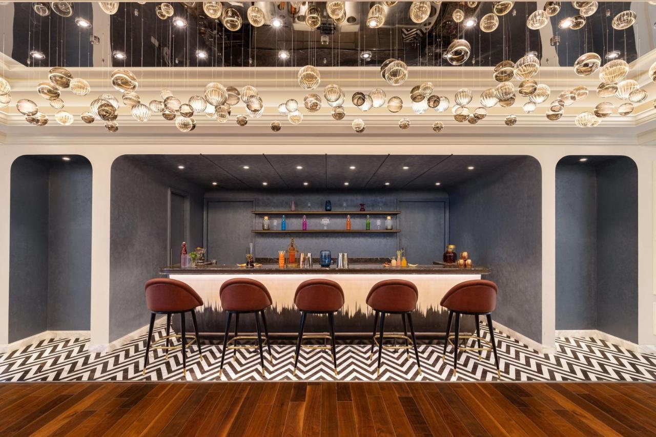 Itc Royal Bengal, A Luxury Collection Hotel, Колката Екстер'єр фото The bar on board